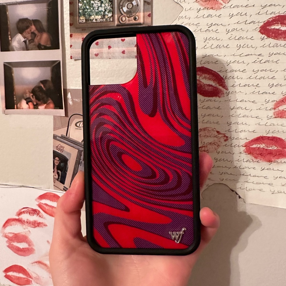 Brand new Wildflower iPhone 13/14 Case.